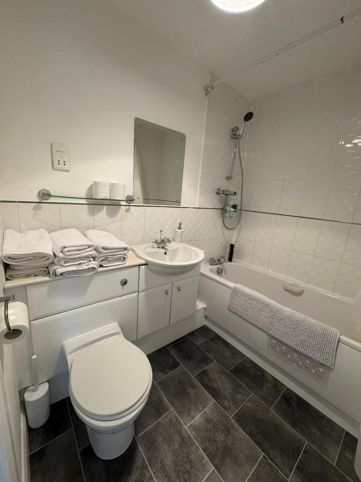 Sleeps5-netflix-parkg-near Center Etihad *